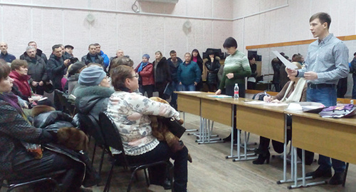 Meeting of the tenants of the destroyed apartment building in Volgograd, January 17, 2016. Photo by Tatiana Filimonova for the ‘Caucasian Knot’. 
