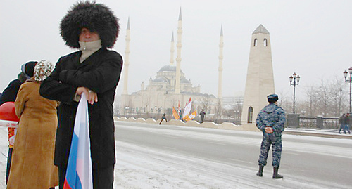 Grozny street during Olympic torch relay, January 28, 2014. Photo by Magomed Magomedov for the ‘Caucasian Knot’. 