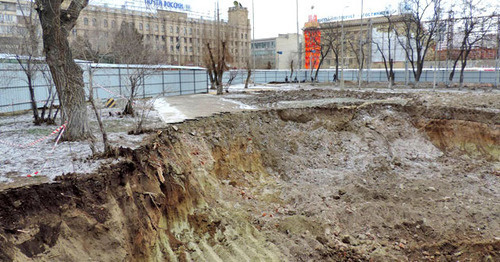 A foundation pit figged for the construction of the future cathedral of Alexander Nevsky in Volgograd. February 2016. Photo by Vyacheslav Yaschenko for the "Caucasian Knot"