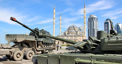 Military equipment near the mosque "The Heart of Chechnya". Grozny. Photo by Magomed Magomedov for the "Caucasian Knot"