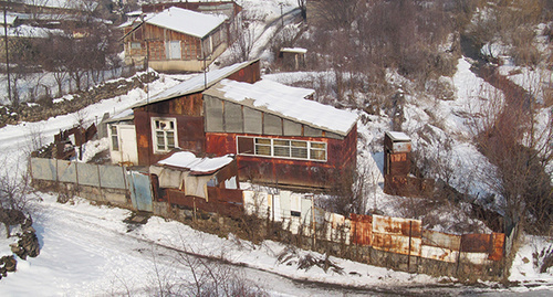 Temporary shelters in Gyumri. Photo by Tigran Petrosyan for the ‘Caucasian Knot’. 