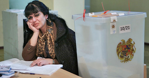 Referendum on amendments to the Constitution of Armenia: conut of votes. December 6, 2015. Photo: / © PAN Photo / Vahan Stepanyan