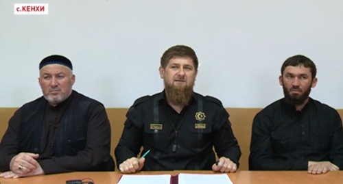 Ramzan Kadyrov at a meeting with residents of the village of Kenkhi. May 6, 2016. Screenshot of a report shown by the "Grozny TV"
