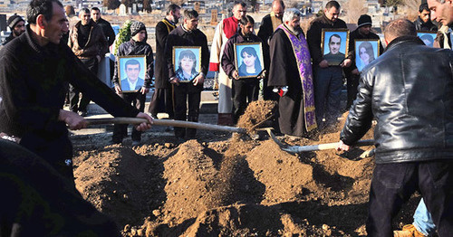 Funeral of the massacred Armenian family in Gyumri, January 15, 2015. Photo: © PAN Photo / Vahan Stepanyan