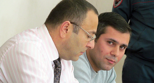 Activist Gevorg Safaryan (right) with his advocate Tigran Airapetyan. Photo by Tigran Petrosyan for the ‘Caucasian Knot’. 