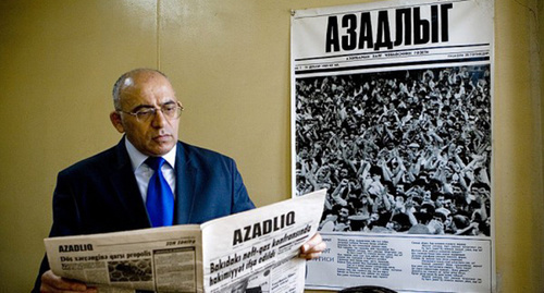 Rakhim Gadjiev, the first deputy editor-in-chief of the newspaper "Azadlyg". Photo: http://blognews.am/rus/news/74789/azerbaiydzhan-demokratiya-iz-pape-mashe-grezyashchaya-sebya-kavkazskim-dubaem.html