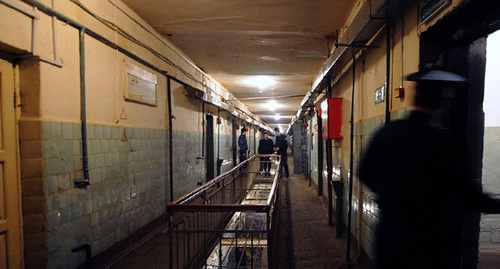 Pre-trial prison hallway. Photo: https://www.yuga.ru/news/256817/