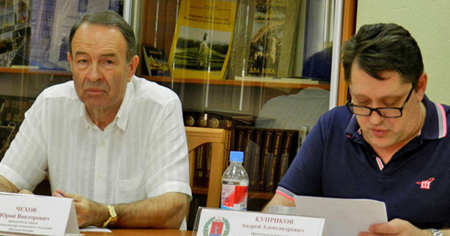 Yuri Chekhov, a leader of the regional branch of "Delovaya Rossiya", and Andrei Kuprikov, a member of the Public Chamber of the Volgograd Region (to the right). Volgograd, June 29, 2016. Photo by Tatyana Filimonova for the "Caucasian Knot"