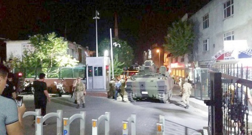 Military equipment near the police station in Istanbul, July 15, 2016. Photo: Svoboda.org