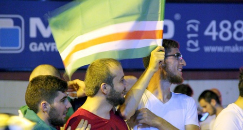 Participants of the rally in support of Erdogan in Istanbul hold Chechen flag. Photo by Magomed Tuayev for the ‘Caucasian Knot’. 