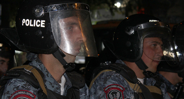 The policemen in Yerevan. 25.07.2016. Photo by Tigran Petrosyan for the "Caucasian Knot"