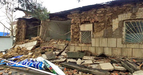Wall of police station collapses in Armavir, August 16, 2016. Photo: http://svopi.ru/proish/119402