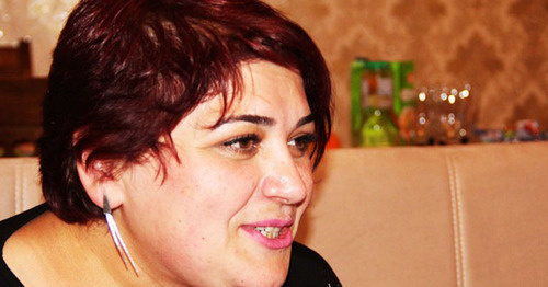 Khadija Ismayilova. Photo: Fargan Novruzov http://ann.az/ru/arasdirmaci-jurnalist-xedice-ismayil-evinde-fotolar-rusca/#.V73BK_mLTbg