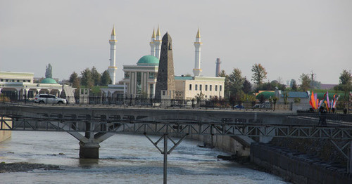 A bridge in Sunzhi. Grozny. Photo by Magomed Magomedov for the "Caucasian Knoy"
