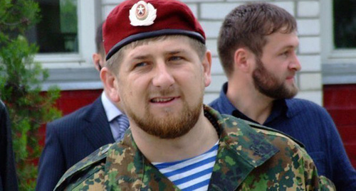 Ramzan Kadyrov in a maroon beret. Photo: mil.ru