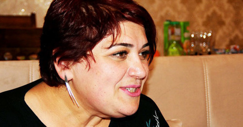 Khadija Ismayilova. Photo: Fargana Novruzova http://ann.az/ru/arasdirmaci-jurnalist-xedice-ismayil-evinde-fotolar-rusca/#.V_ex44-LSJA