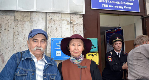 The Donchi-ool pensioners at the police department. Photo by Svetlana Kravchenko for the ‘Caucasian Knot’.  