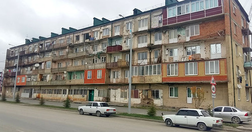 Apartment building No. 118 in Heroes Street in Tskhinvali, October 24, 2016. Photo by Arsen Kozaev for the ‘Caucasian Knot’. 
