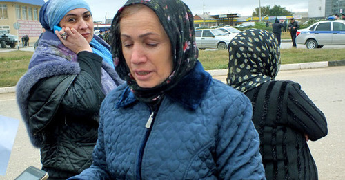 Umraikha Gasanova, mother of missing Islam Magomedov takes part in rally in Khasavyurt, October 14, 2016. Photo by Patimat Makhmudova for the 'Caucasian Knot'. 