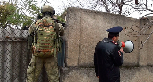 The law enforcers during CTO. Photo: http://nac.gov.ru/kontrterroristicheskie-operacii/v-kbr-unichtozhen-bandit-prichastnyy-k-rasstrelu.html