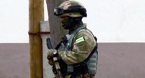Law enforcer during CTO. Photo: http://nac.gov.ru/kontrterroristicheskie-operacii/v-kbr-unichtozhen-bandit-prichastnyy-k-rasstrelu.html