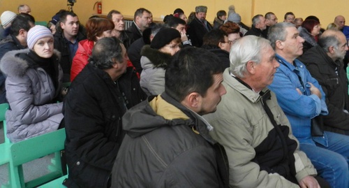 The residents of the neighbourhood of Gumrak at the meeting with officials on December 10, 2016. Photo by Tatyana Filimonova for the "Caucasian Knot"