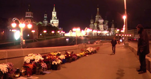 Flowers at the site of the murder of Boris Nemtsov. Photo: RFE/RL