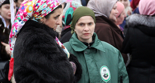 Women in Grozny streets, Chechnya. Photo by Akhmed Aldebirov for the 'Caucasian Knot'. 