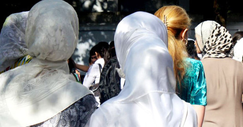 Muslim women. Photo: RFE/RL 