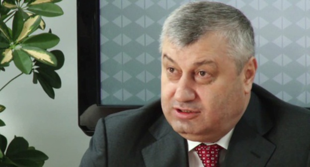 Eduard Kokoity at press conference. Screenshot of video Ossetia News, Youtube.com/watch?v=m387Vr39eLQ