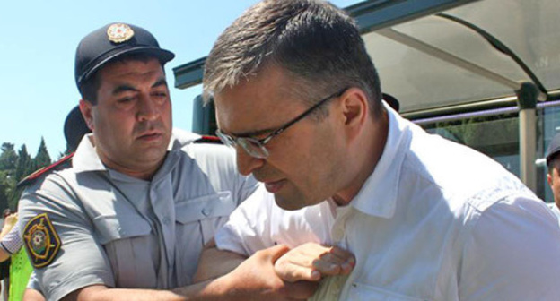 Ilgar Mamedov (to the right). Photo: Turkhan Karimov (RFE/RL)
