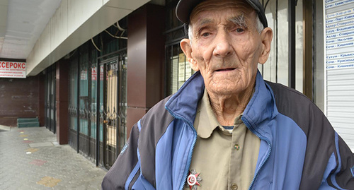 Gennady Kuk, a 90-year veteran of the Great Patriotic War (WW II). Sochi, March 2017. Photo by Svetlana Kravchenko for "Caucasian Knot"