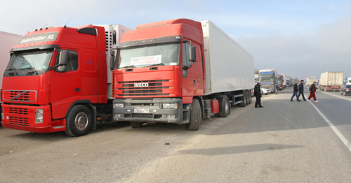 Truckers protest in Manas, November 2015. Photo by Ruslan Alekbekov for the ‘Caucasian Knot’. 