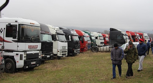Protest action of North-Ossetian truckers held on the "Kavkaz" Highway near the village of Kardjin, North Ossetia, March 27, 2017. Photo by Alan Tskhurbaev for the 'Caucasian Knot'. 