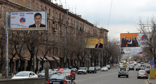 Banners with political advertising in the streets of Yerevan. Photo by Tigran Petrosyan for "Caucasian Knot"
