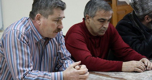 Valery Brinikh and Zaurbiy Chundyshko (right). Photo: https://onkavkaz.com/articles/3448-dum-adygei-prizval-privlech-k-otvetstvennosti-rukovoditelja-partii-zelenye-za-to-chto-on-ne-dos.html