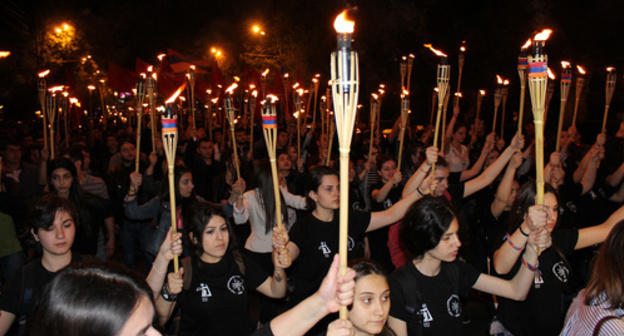 Torchlight procession dedicated to the memory of Armenian Genocide victims, Yerevan. Photo by Tigran Petrosyan for the 'Caucasian Knot'. 