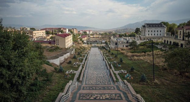 Stepanakert. Photo: Sputnik/ Ilya Pitalev, http://ru.armeniasputnik.am/karabah/20161111/5455895/Karabakh-eskalacia-osujdenie.html