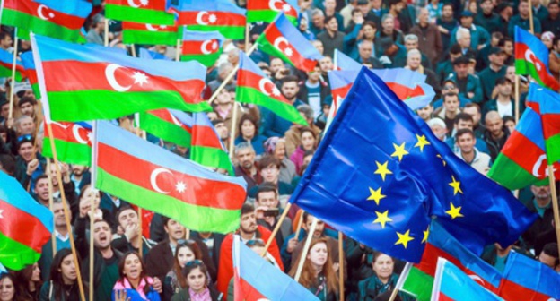 Participants of a rally in Baku with the flags. Photo by Aziz Karimov for "Caucasian Knot"