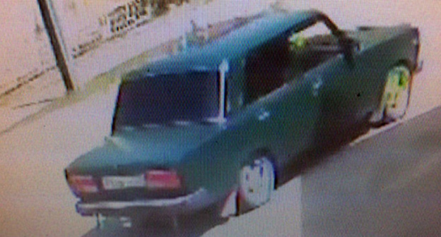 Photo of the alleged kinappers' car, http://bloknot-rostov.ru/news/trekhletnego-malchika-pokhitili-i-uvezli-v-neizves-842434?sphrase_id=263078