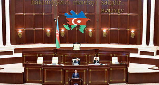 The sitting of the Azerbaijani Parliament. Photo © Sputnik / Murad Orujov https://ru.sputnik.az/azerbaijan/20170414/409826118/milli-medzhlis-plenarnoe-zasedanie.html