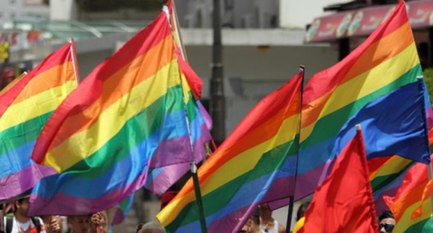 Flag of the LGBT community. Photo: http://reflectionresults.blogspot.ru/2015/08/bebas-beropini-2-lgbt.html