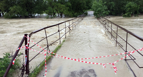Flooding in Stavropol. Photo: http://bloknot-stavropol.ru/news/stavropole-idet-ko-dnu-voda-zataplivaet-ulitsy-gor