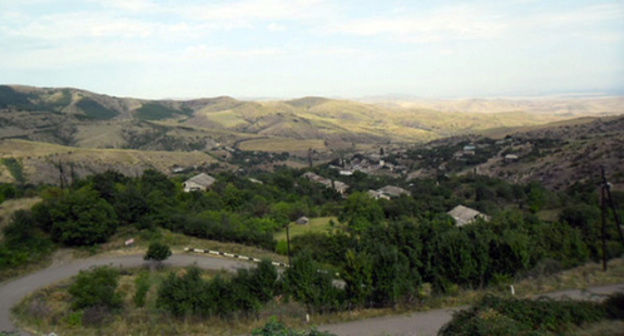 A view of the village of Baganis, Armenia. Photo: http://artsakhpress.am/rus/news/26650/azerbaijani-side-fired-at-armenian-villages.html