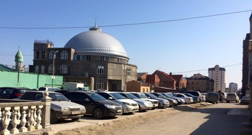 A mosque in Omarova (Hungarian Fighters) Street in Makhachkala. Photo http://islamcenter.ru/?item=1505