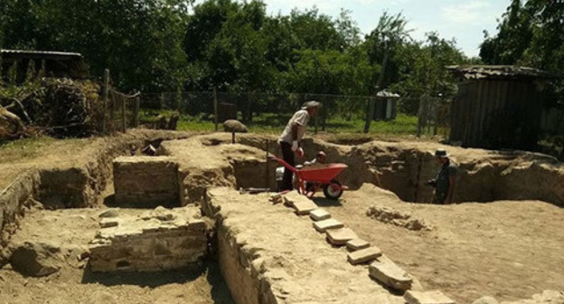 Archaeologiс survey in the village of Tulu in the Balakan District. Photo: https://ru.sputnik.az