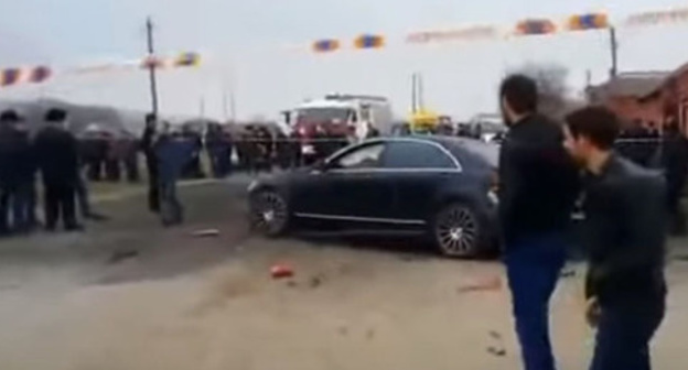 A man was shot dead in the central Nazran. Screenshot of the video on Youtube.com / СТО РУБЛЕЙ TV