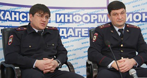 Konstantin Tomilin and Magomed Aligaziev, the participants of the press conference of the Dagestani Ministry of Internal Affairs. Photo http://www.riadagestan.ru/news/security/dagestantsy_stali_privykat_k_internet_uslugam_politsii/