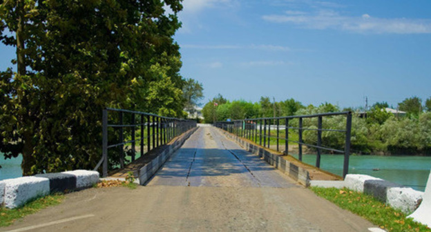 The Inguri River bridge. Photo khalampre https://ru.wikipedia.org