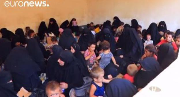 Women and children in Iraq. Screenshot of video: http://ru.euronews.com/2017/08/30/iraq-islamic-state